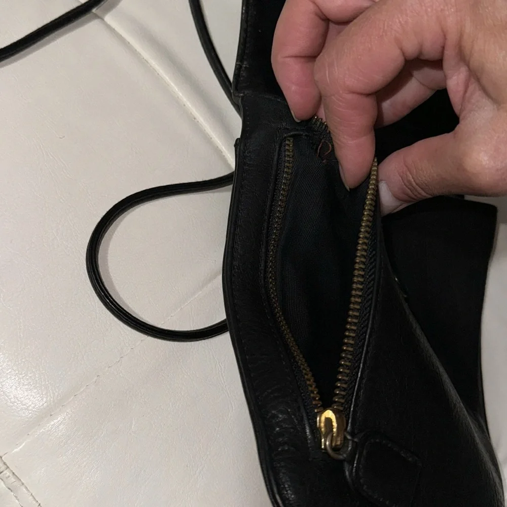 Leather Nine West-Crossbody-Black-6x8 Envelope Style-Flap Closure